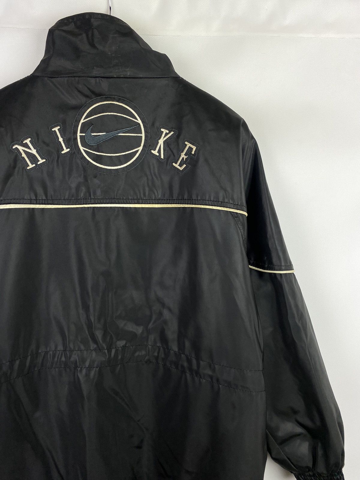Nike × Vintage VTG Nike basketball logo bomber jacket Size US L / EU 52-54 / 3 - 12 Thumbnail