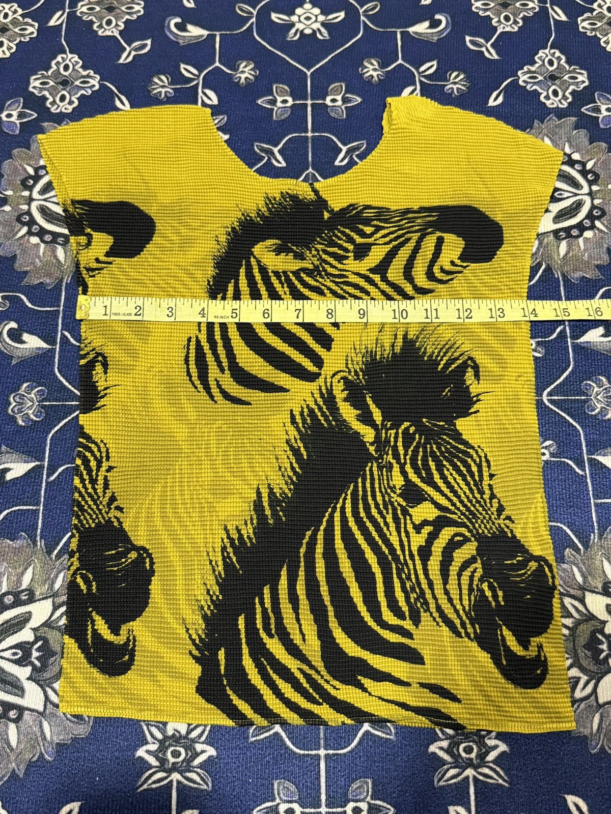 Issey Miyake S/S 2014 me Issey Miyake Pleated Top Yellow and Black Zebra Size XS / US 0-2 / IT 36-38 - 7 Thumbnail