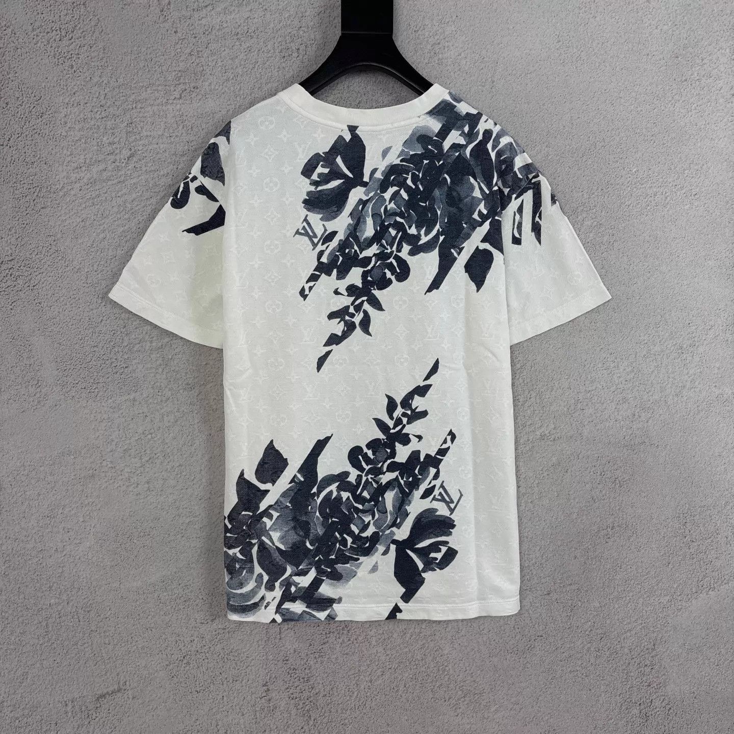 Louis Vuitton LV Monogram White Floral Embroidered SS Crew Tee S Size US S / EU 44-46 / 1 - 2 Thumbnail