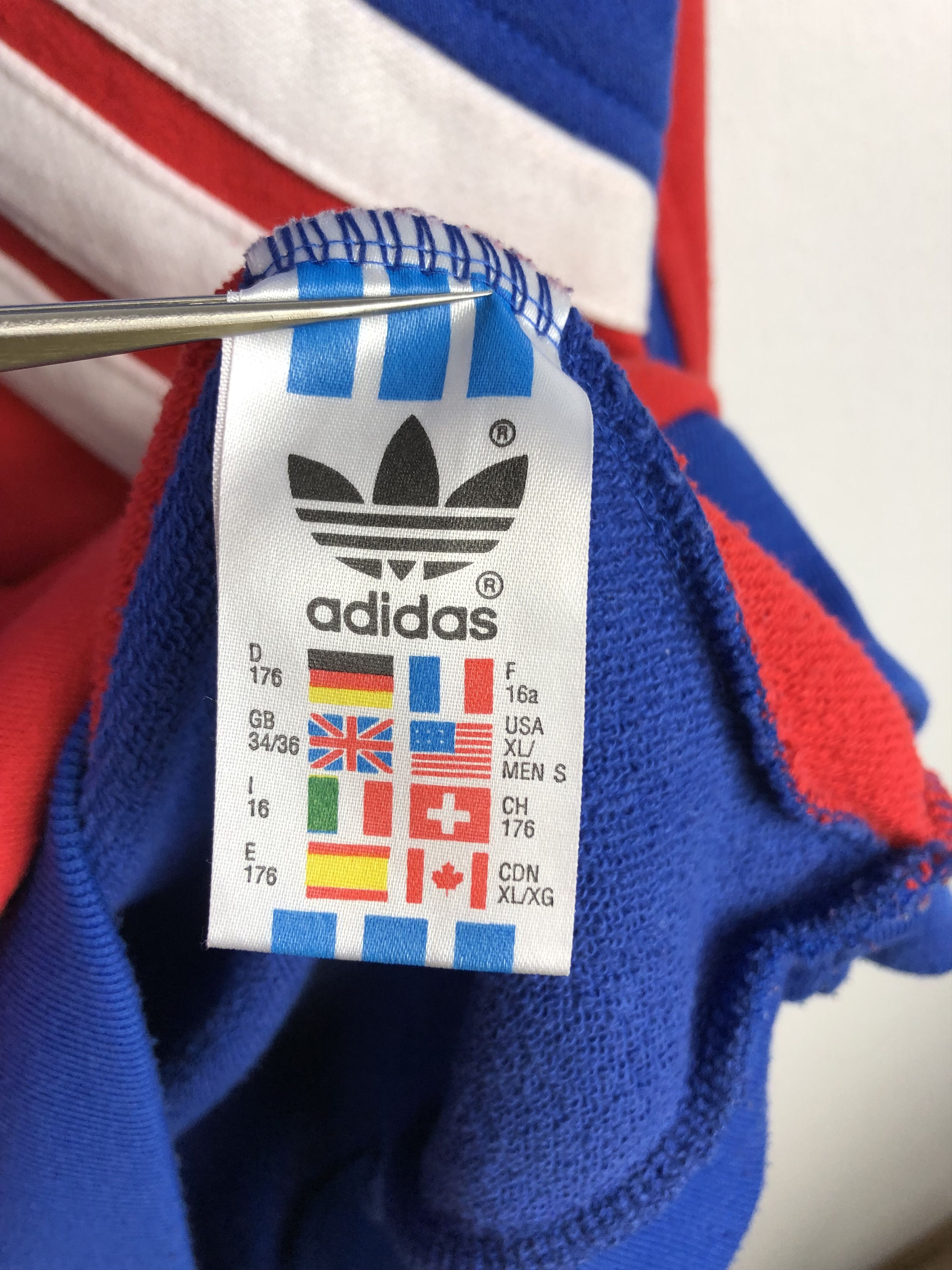 Adidas Vintage Adidas Bayer Munich Football Sweatshirt Soccer Size US S / EU 44-46 / 1 - 7 Thumbnail