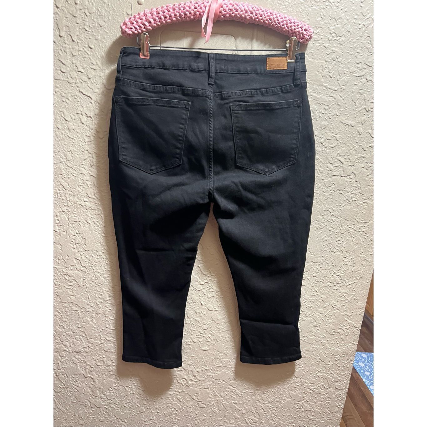 Other Judy Blue Black Capri Fit Jeans Woman’s Size 31 Size 31" - 8 Thumbnail