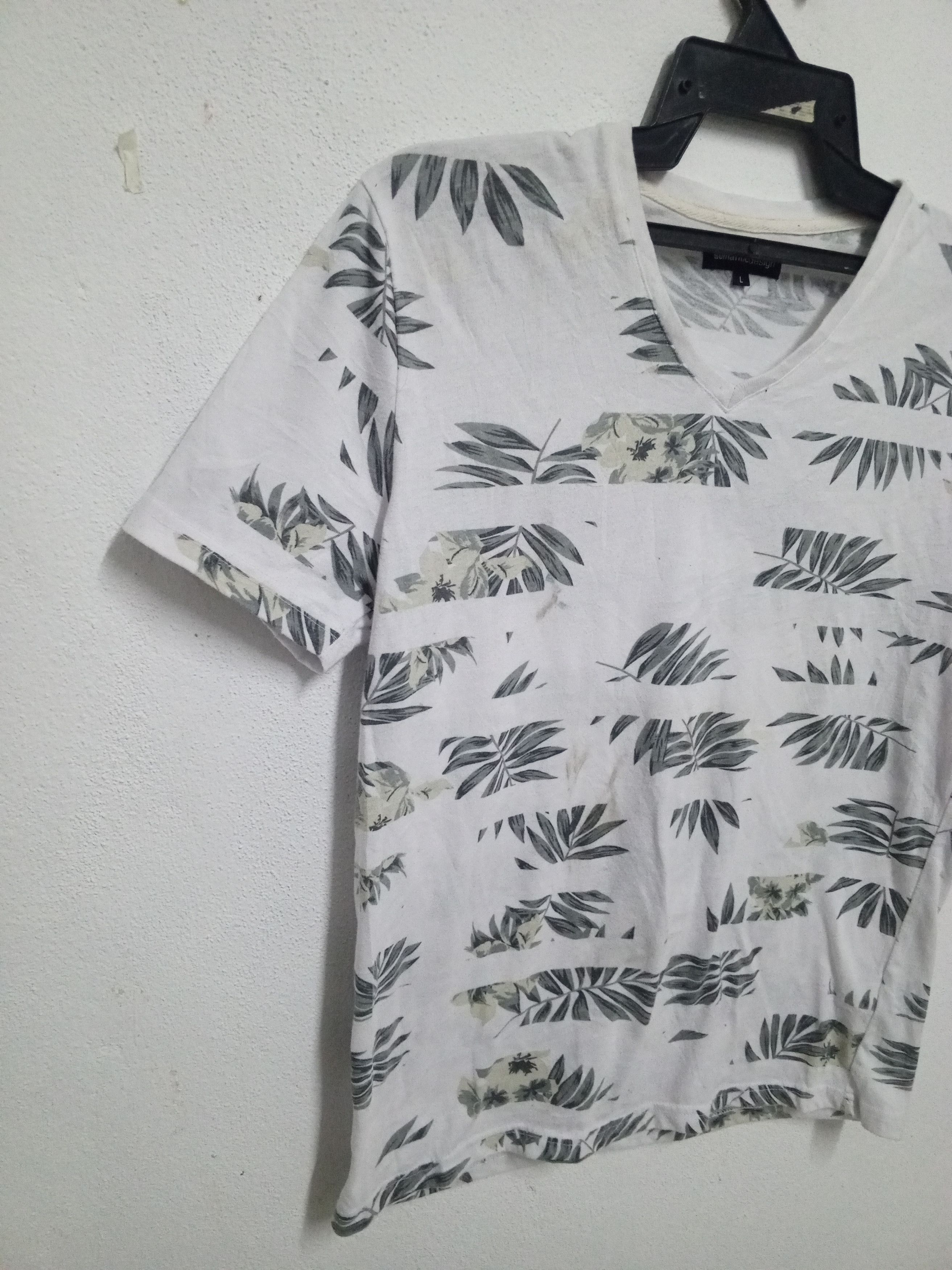 semanticdesign semanticdesign tshirt flowers design Size US M / EU 48-50 / 2 - 2 Thumbnail