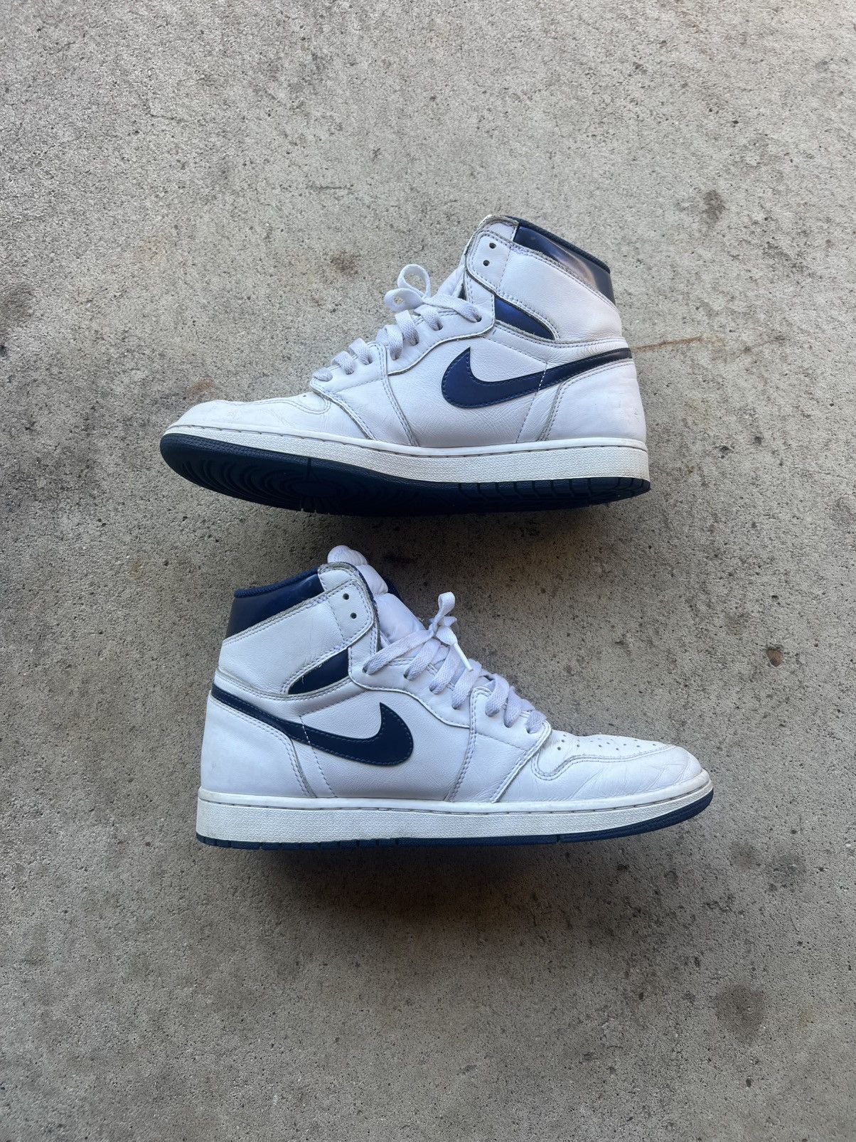 Jordan Brand Jordan 1 Retro High OG Metallic Navy 2016 Mens Size 10.5 Size US 10.5 / EU 43-44 - 2 Thumbnail