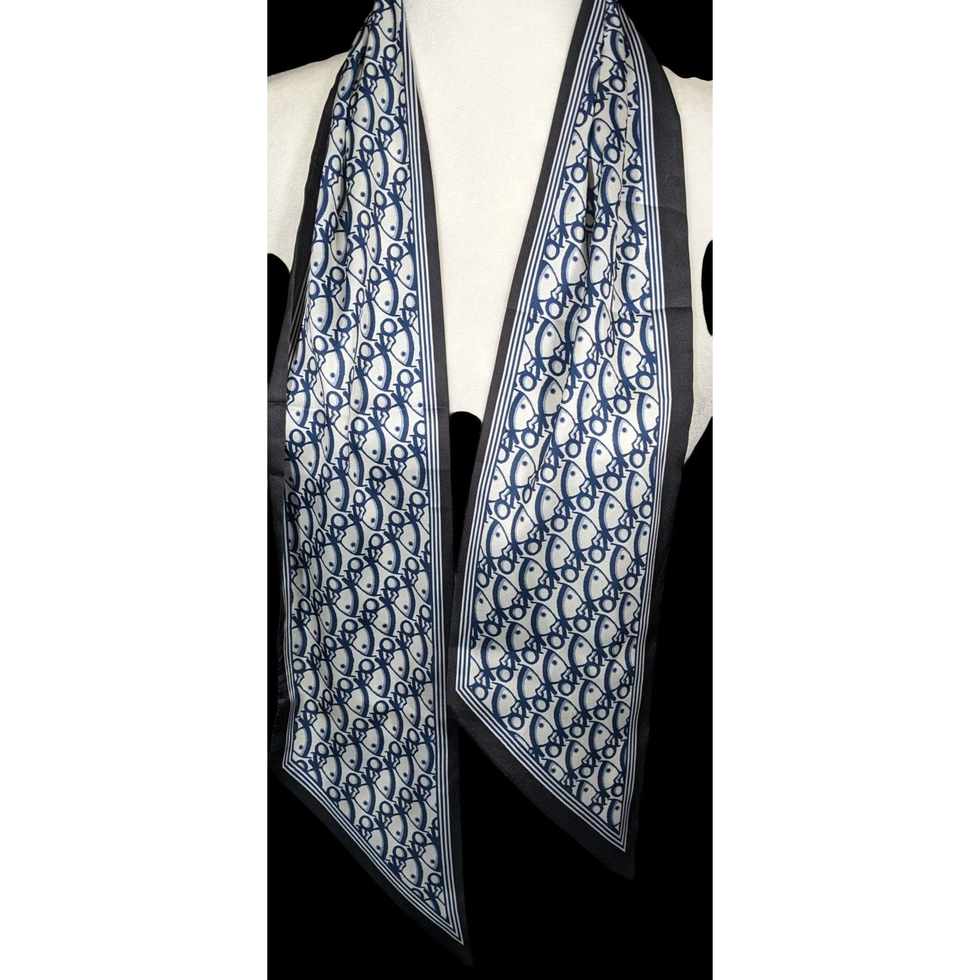 Other Animal Themed Blue And White Reversible Lightweight Scarf Size ONE SIZE - 2 Thumbnail