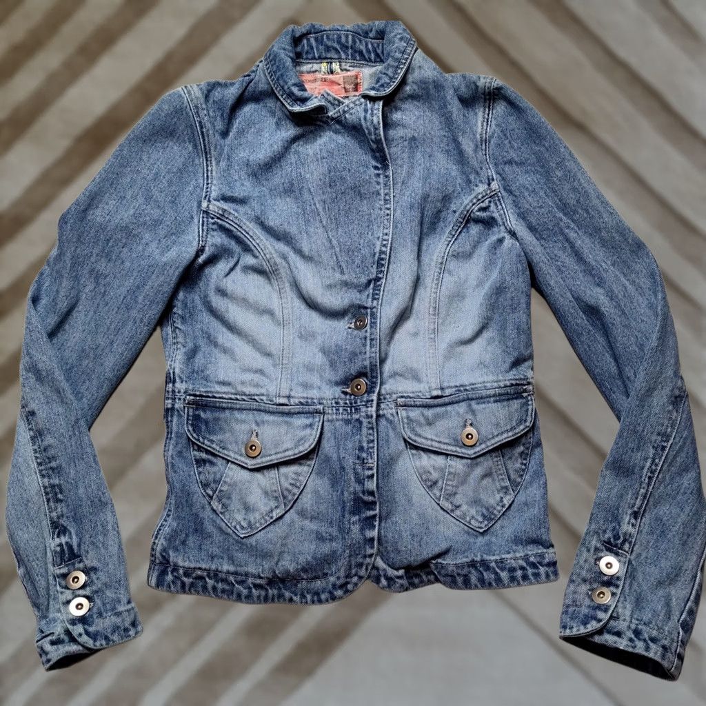 Mossimo MOSSISSUE BY MOSSIMO Women Small Denim Blue Jean Jacket Shirt Adults S Blue Denim Jacket Mossimo Jeans Jacket Womens Small Denim Blue Jean Jacket Size 28" / US 6 / IT 42 - 1 Thumbnail