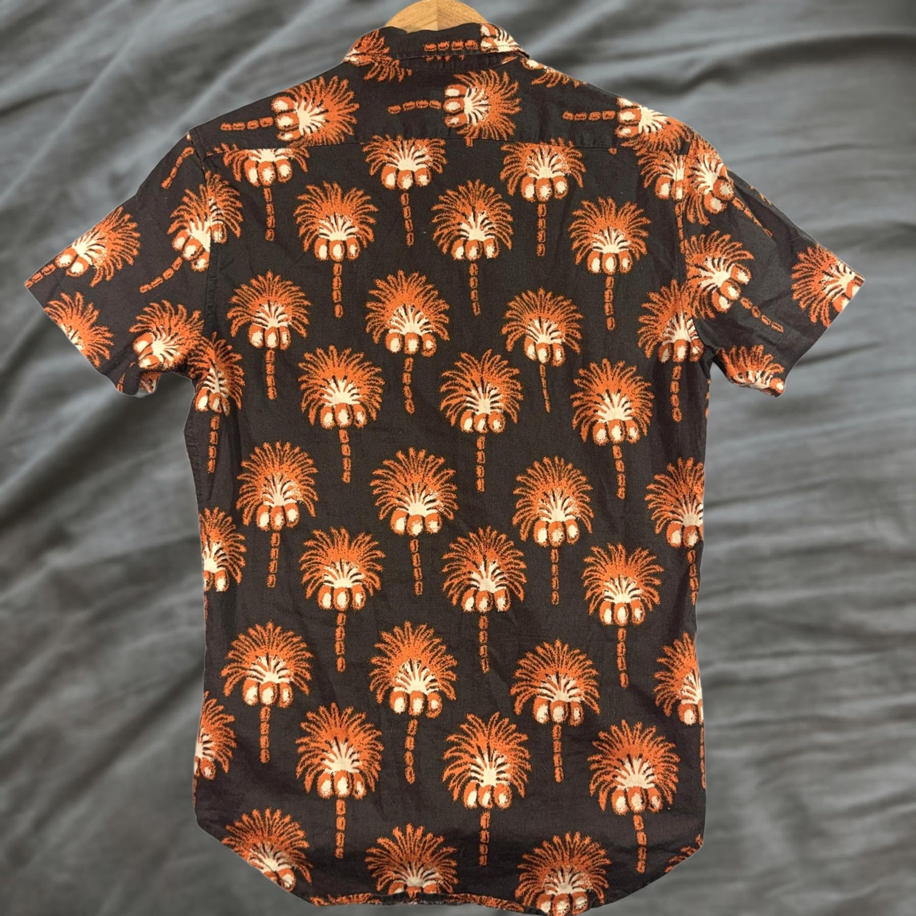 Taylor Stitch Taylor Stitch Hawthorne in Mirage Palm Organic Cotton Linen Short Sleeve Shirt Mens 36 Brown Graphic Print Tropical 70/30 Lightweight Button-Up Size US 36 / EU 52 - 1 Thumbnail