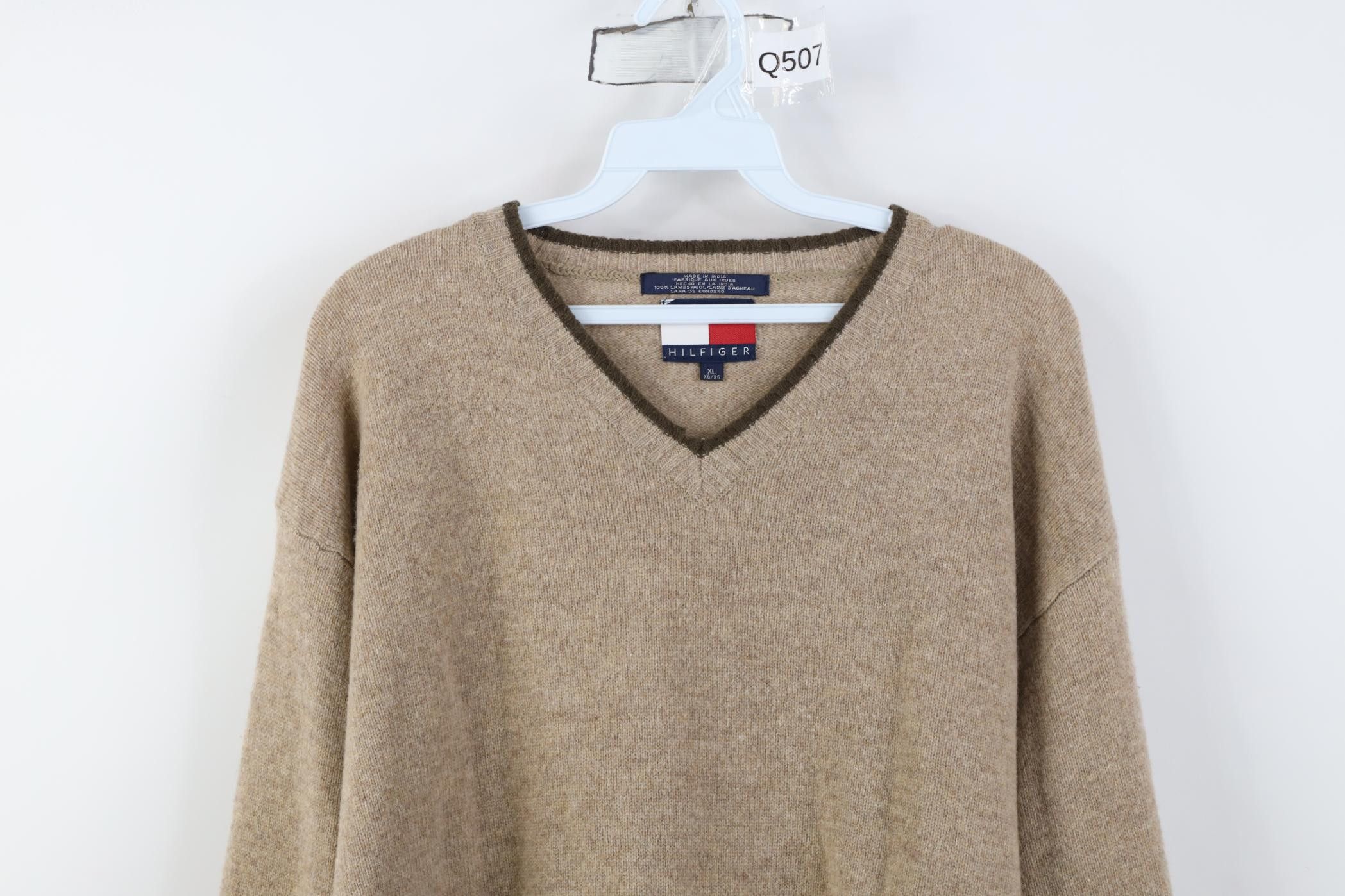 Tommy Hilfiger Vintage 90s Tommy Hilfiger Lambswool Knit V-Neck Sweater Size US XL / EU 56 / 4 - 2 Thumbnail