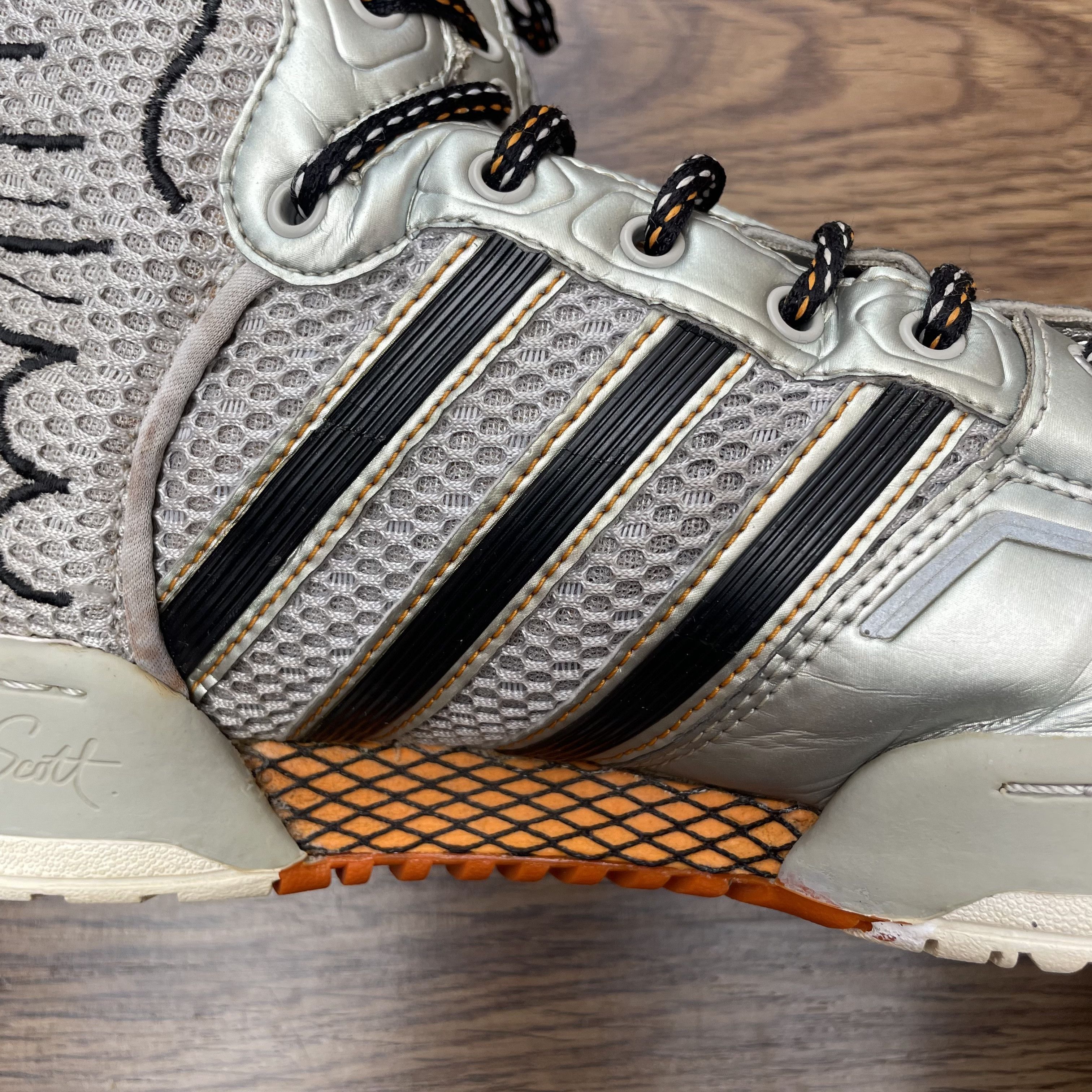 Adidas × Jeremy Scott Adidas x Jeremy Scott Wings 2.0 'Metallic Silver’ Size US 10.5 / EU 43-44 - 22 Thumbnail