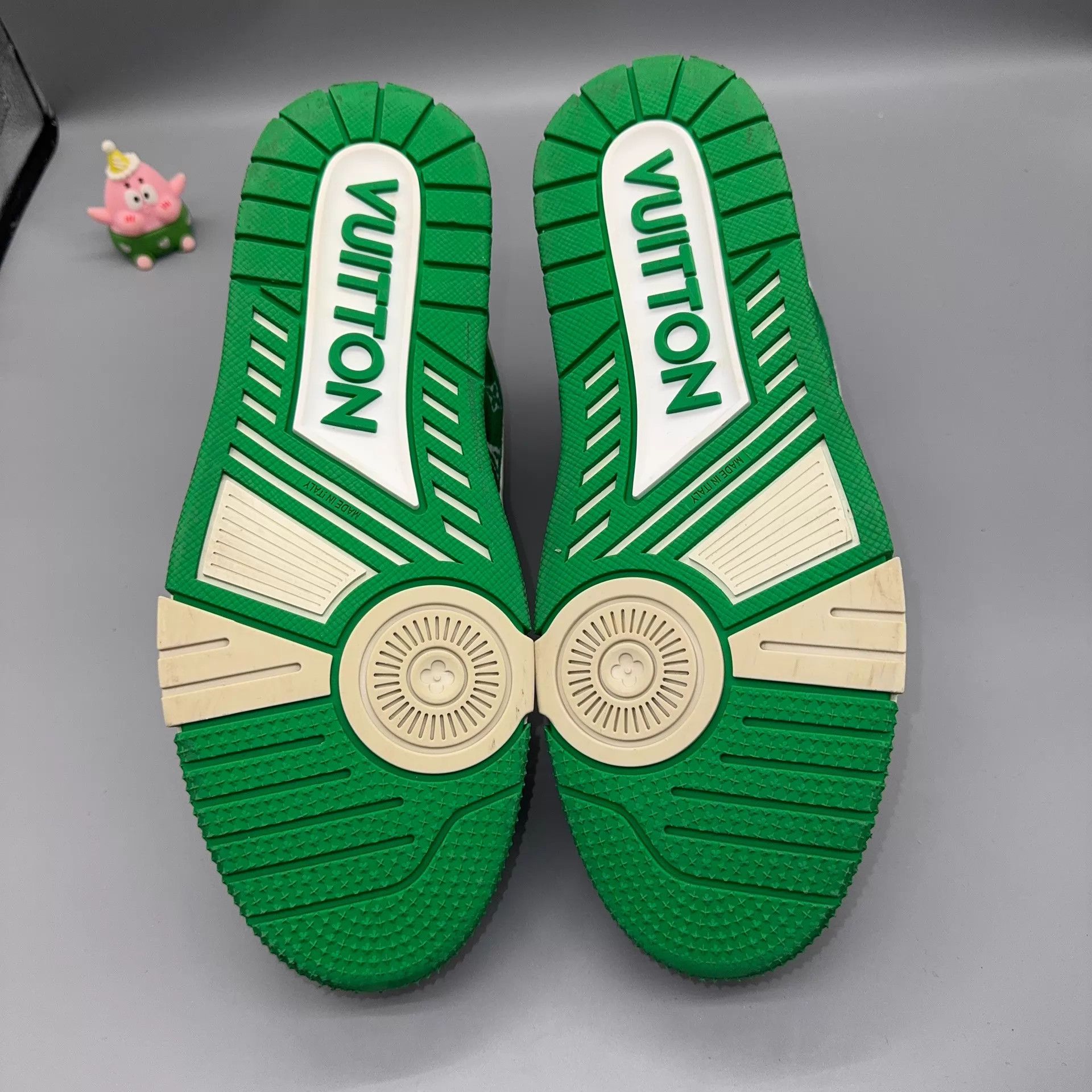 Louis Vuitton LOUIS VUITTON Trainer Green & White 41 1ABFSA Size US 8 / EU 41 - 4 Thumbnail