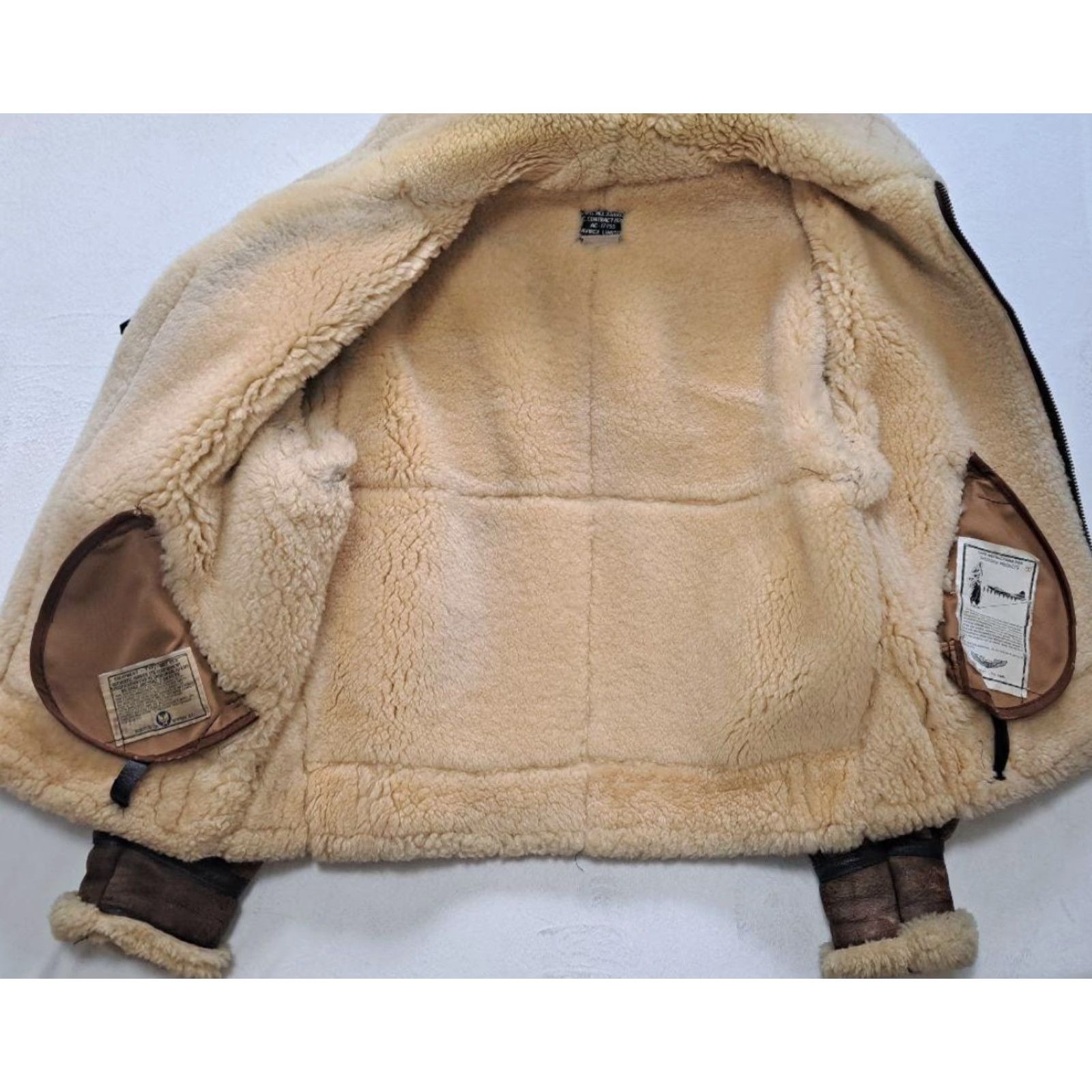 Avirex AVIREX B-3 Shearling Leather Bomber Jacket Men Brown Size 38 Vintage Full Zip Wool Lining Casual, Travel, Workwear USA 90s Classic Retro Logo Size US XXS / EU 40 - 5 Thumbnail