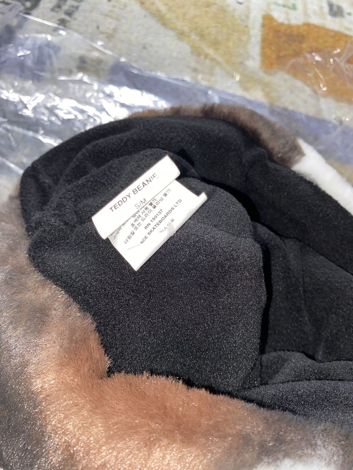 Palace Palace Teddy Beanie (SMALL/MEDIUM) Size ONE SIZE - 3 Thumbnail