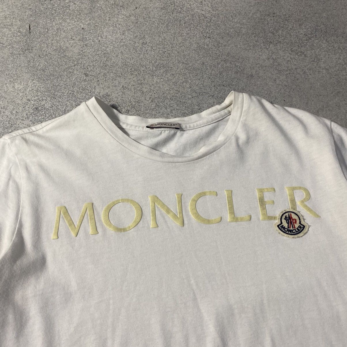 Moncler Moncler t shirt Big logo Size US L / EU 52-54 / 3 - 3 Thumbnail