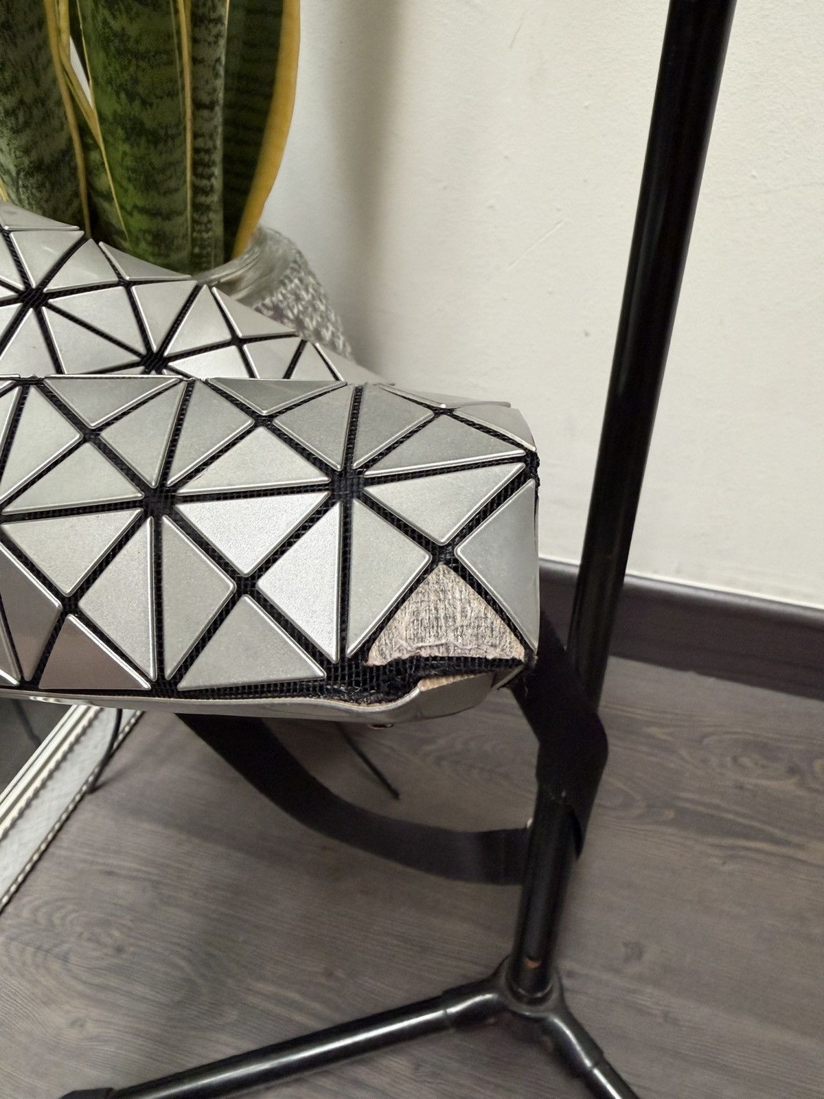 Issey Miyake Bao Bao Vintage Bao Bao Issey Miyake Silver Crossbody Bag Size ONE SIZE - 11 Thumbnail