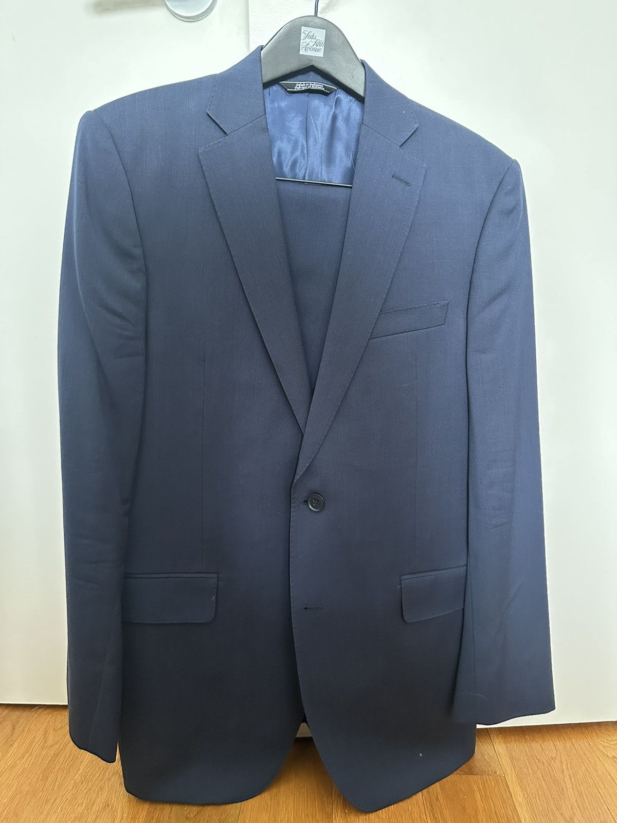 Saks Fifth Avenue Saks Fifth Avenue Blue Suit 40L 33W Size 40L - 1 Thumbnail