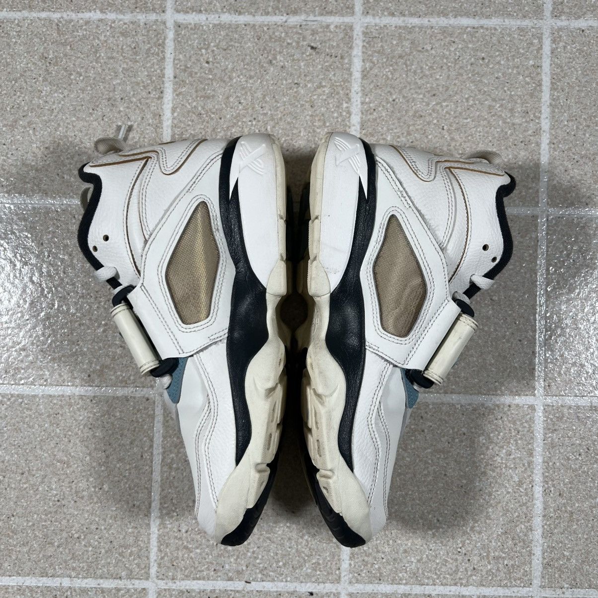 Nike Nike Air Diamond Turf Must Be the Money Sneakers Retro Mens Size US 9.5 / EU 42-43 - 7 Thumbnail