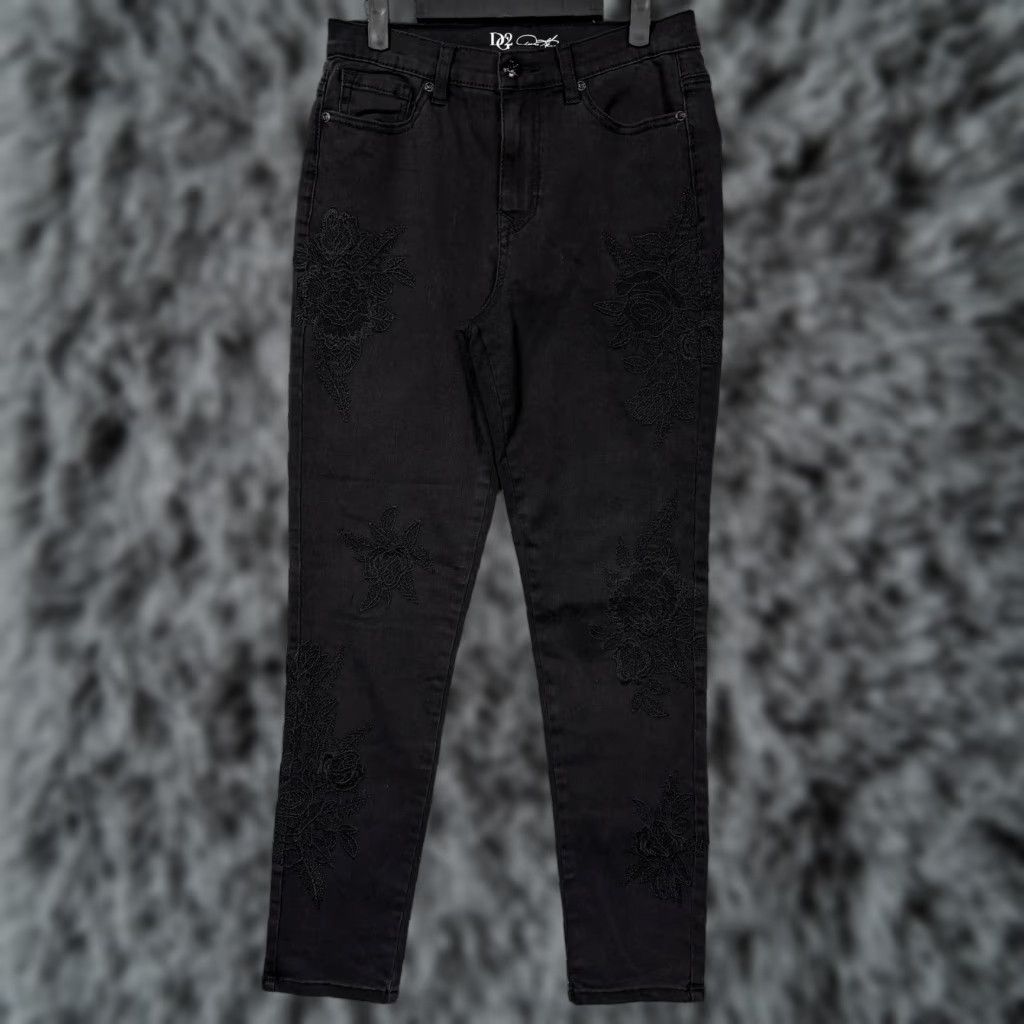 Denime DG2 by Diane Gilman Jeans Womens 8 29x29 Black Floral Embroidered Skinny Denim Jeans Size 30" / US 8 / IT 44 - 1 Thumbnail