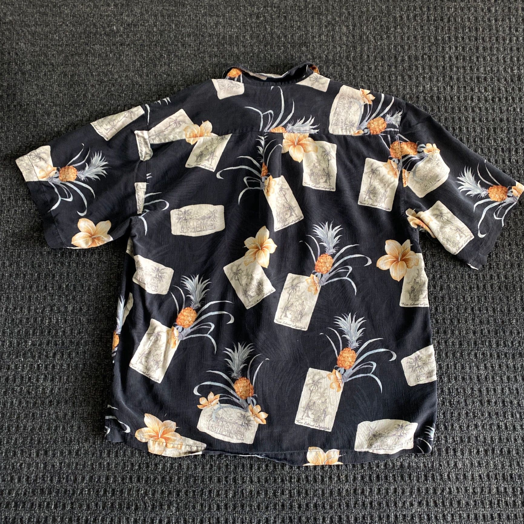 Vintage Jamaica Jaxx Hawaiian Shirt L 100% Silk Pineapple Black Print Loop Collar Size US L / EU 52-54 / 3 - 5 Thumbnail