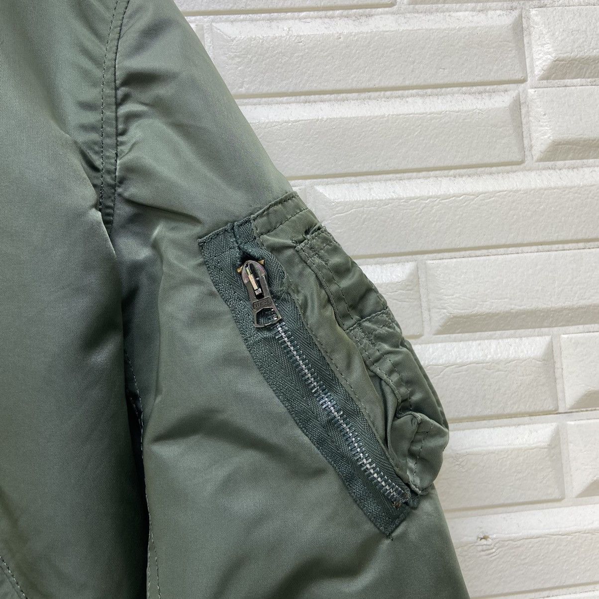 Alpha Industries Vintage Alpha Industries MA-1 Bomber Flight Jacket Size US M / EU 48-50 / 2 - 3 Thumbnail