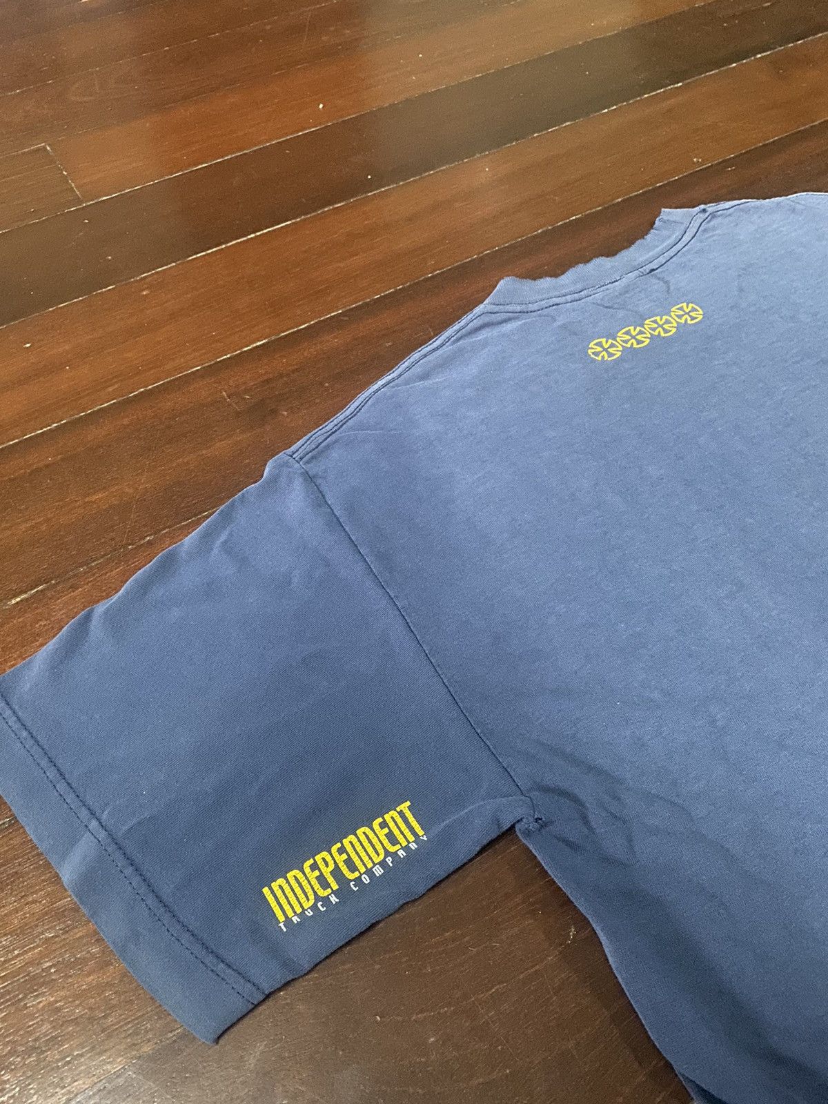 Independent Truck Co. FIRE 🔥🔥 VINTAGE 90s INDEPENDENT TRUCK COMPANY BOX LOGO faded Size US L / EU 52-54 / 3 - 15 Thumbnail