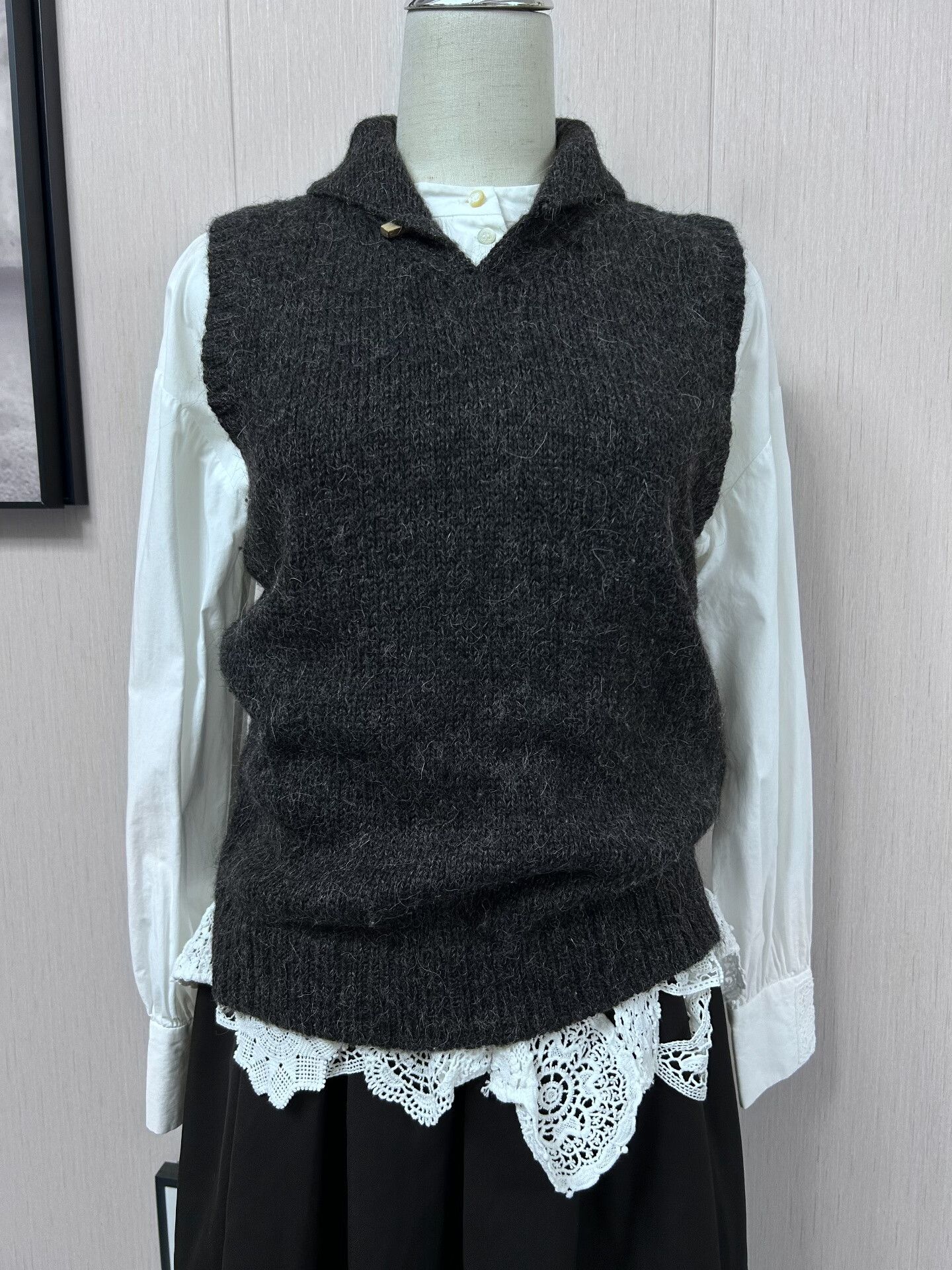 45rpm Wool Blend Knitted Vest with Button Size M / US 6-8 / IT 42-44 - 1 Thumbnail