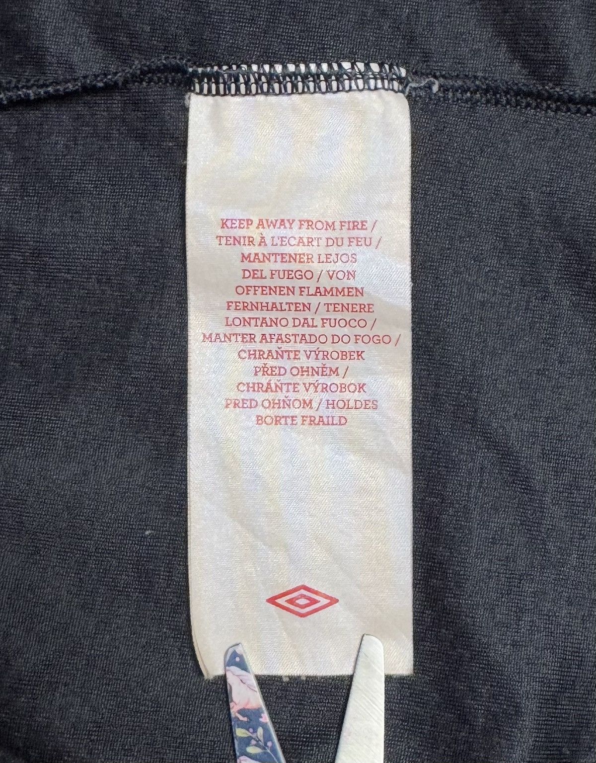 Umbro England 2010 2011 Away Football Shirt Soccer Jersey Umbro Size US S / EU 44-46 / 1 - 8 Thumbnail
