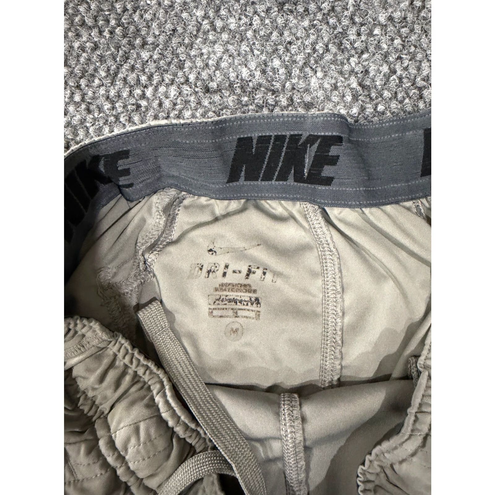 Nike Nike Dri-FIT athletic shorts Mens M Beige Baseball Training Workout Polyester Blended Fabric Elastic Waist Pockets Size US 31 - 5 Thumbnail