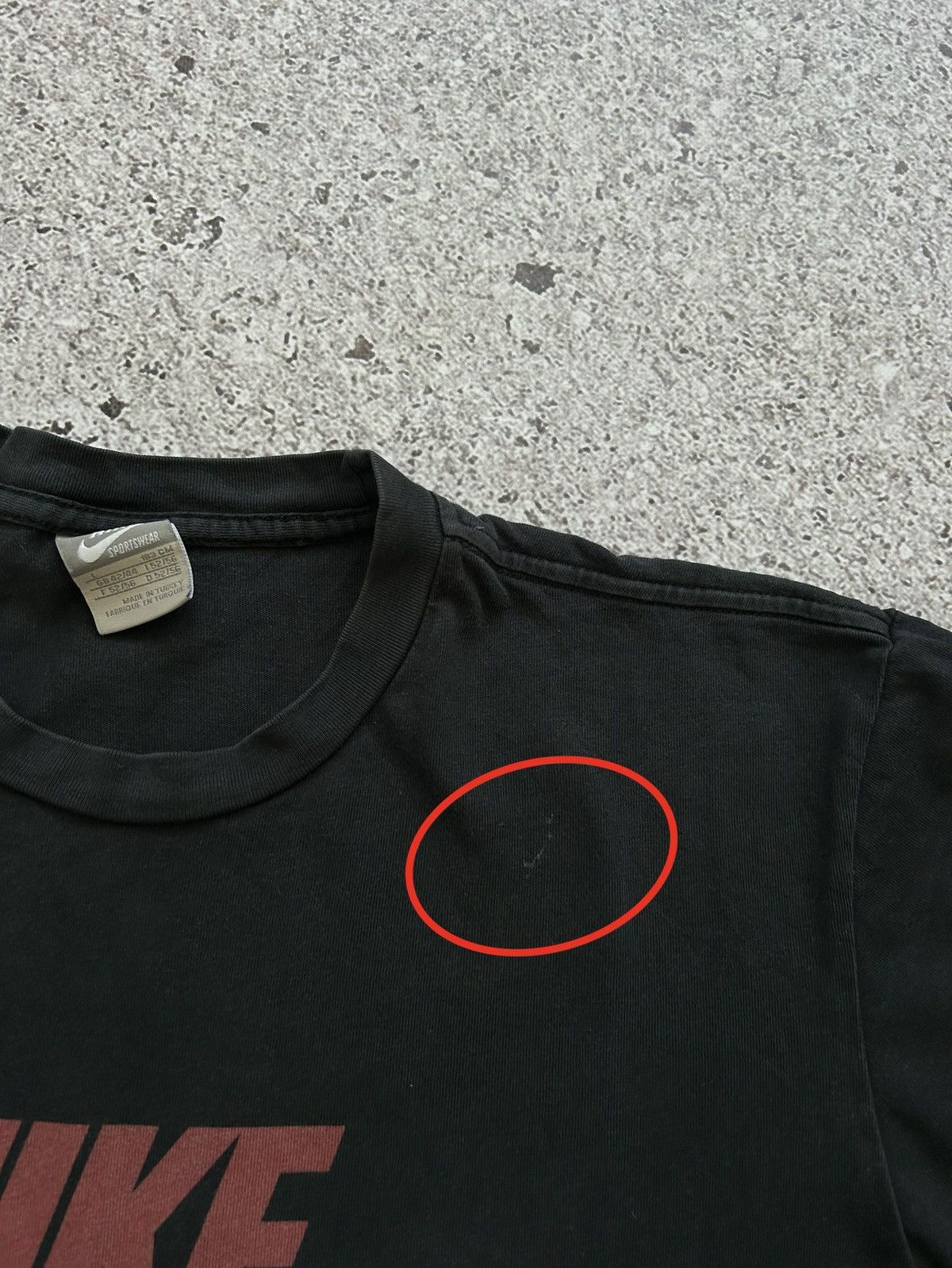 Nike × Vintage Nike Vintage 90s Big Logo Center Retro T-shirt Hype Y2K Size US L / EU 52-54 / 3 - 5 Thumbnail