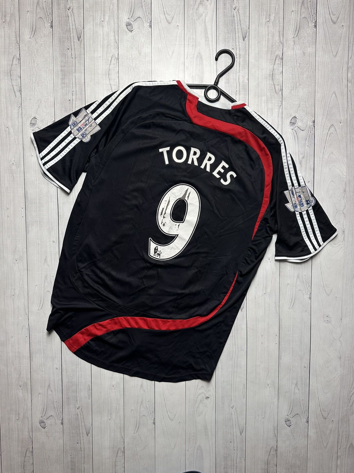 Adidas × Vintage Vintage adidas Liverpool soccer jersey size L black 9 Torres Size US L / EU 52-54 / 3 - 1 Thumbnail