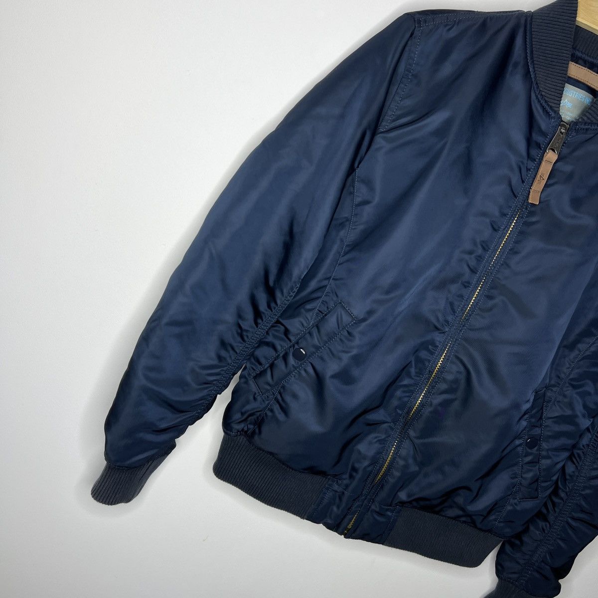 Alpha Industries Alpha Industries Bomber Jacket MA-1 Navy Nylon M size Size US M / EU 48-50 / 2 - 3 Thumbnail