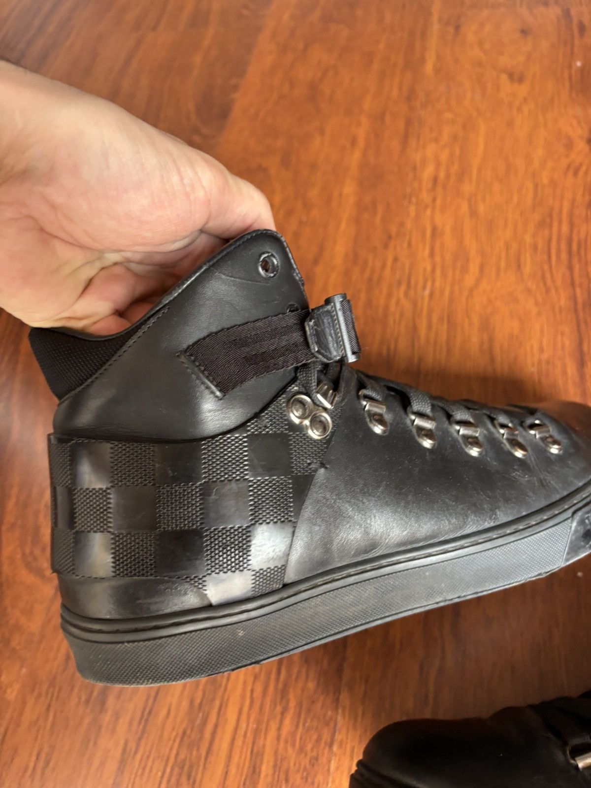 Louis Vuitton Louis Vuitton damier infini hi top leather sneakers Size US 10 / EU 43 - 5 Thumbnail