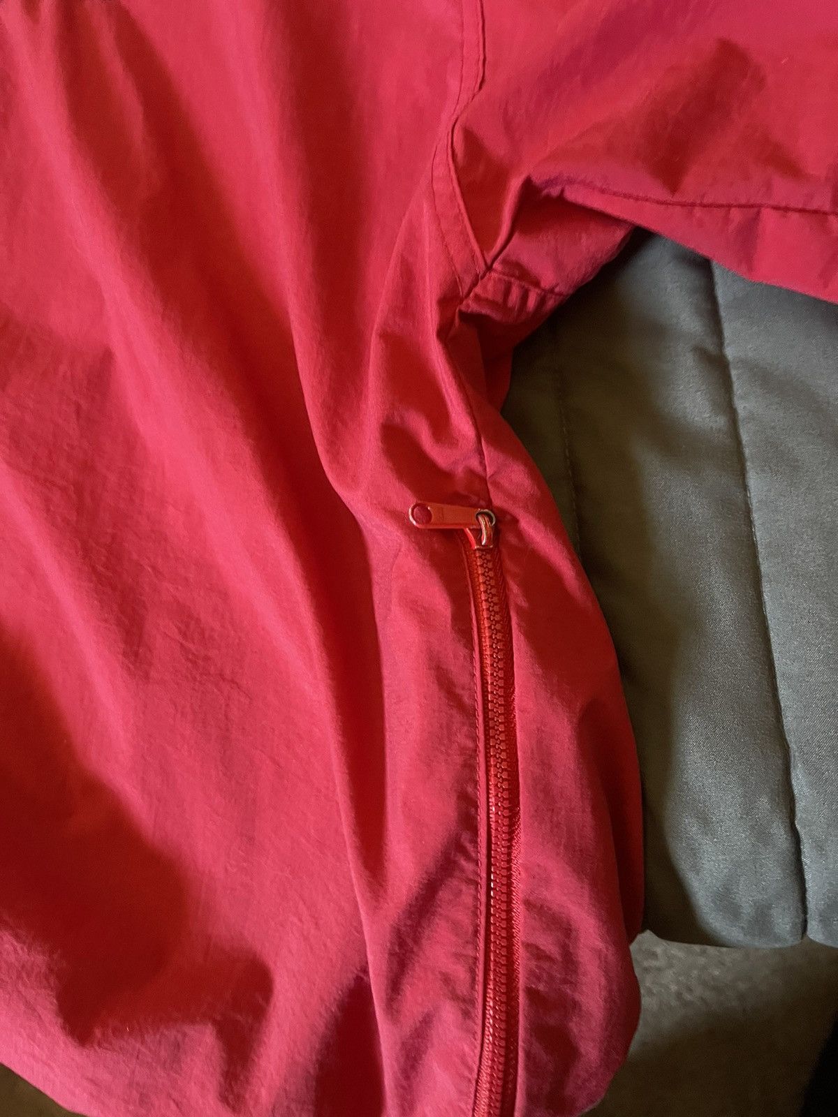 Vintage Vintage red IZOD pullover Size US L / EU 52-54 / 3 - 3 Thumbnail