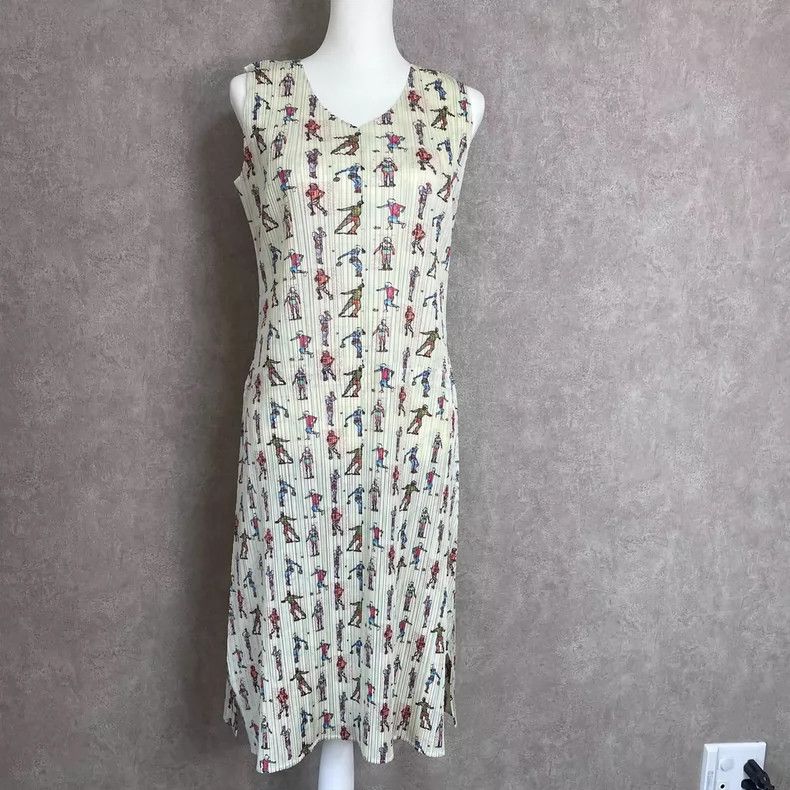 Issey Miyake Issey Miyake size:2 White sports figure pleated dress Size XS / US 0-2 / IT 36-38 - 1 Thumbnail