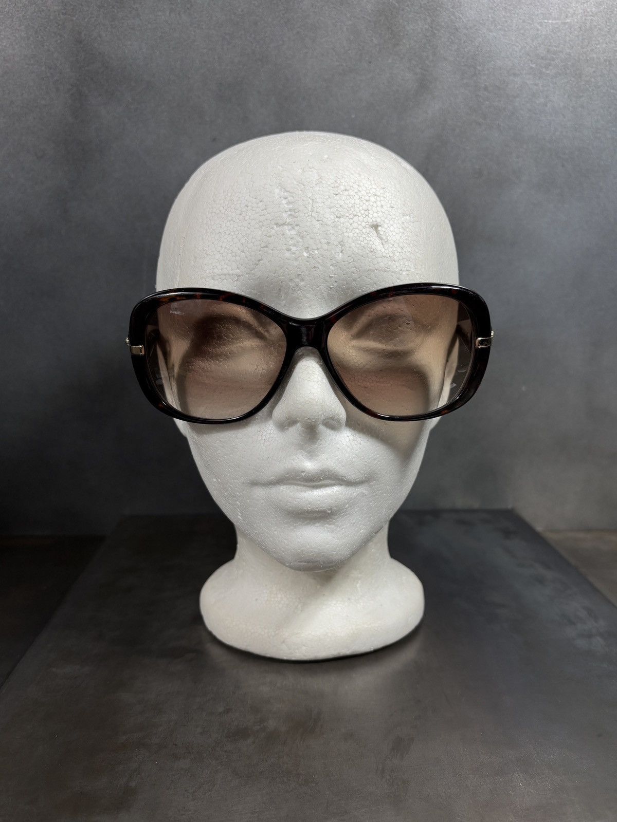 Juicy Couture 2010s Juicy Couture Sunglasses Scarlet Heart Queen of Everyt Size ONE SIZE - 5 Thumbnail