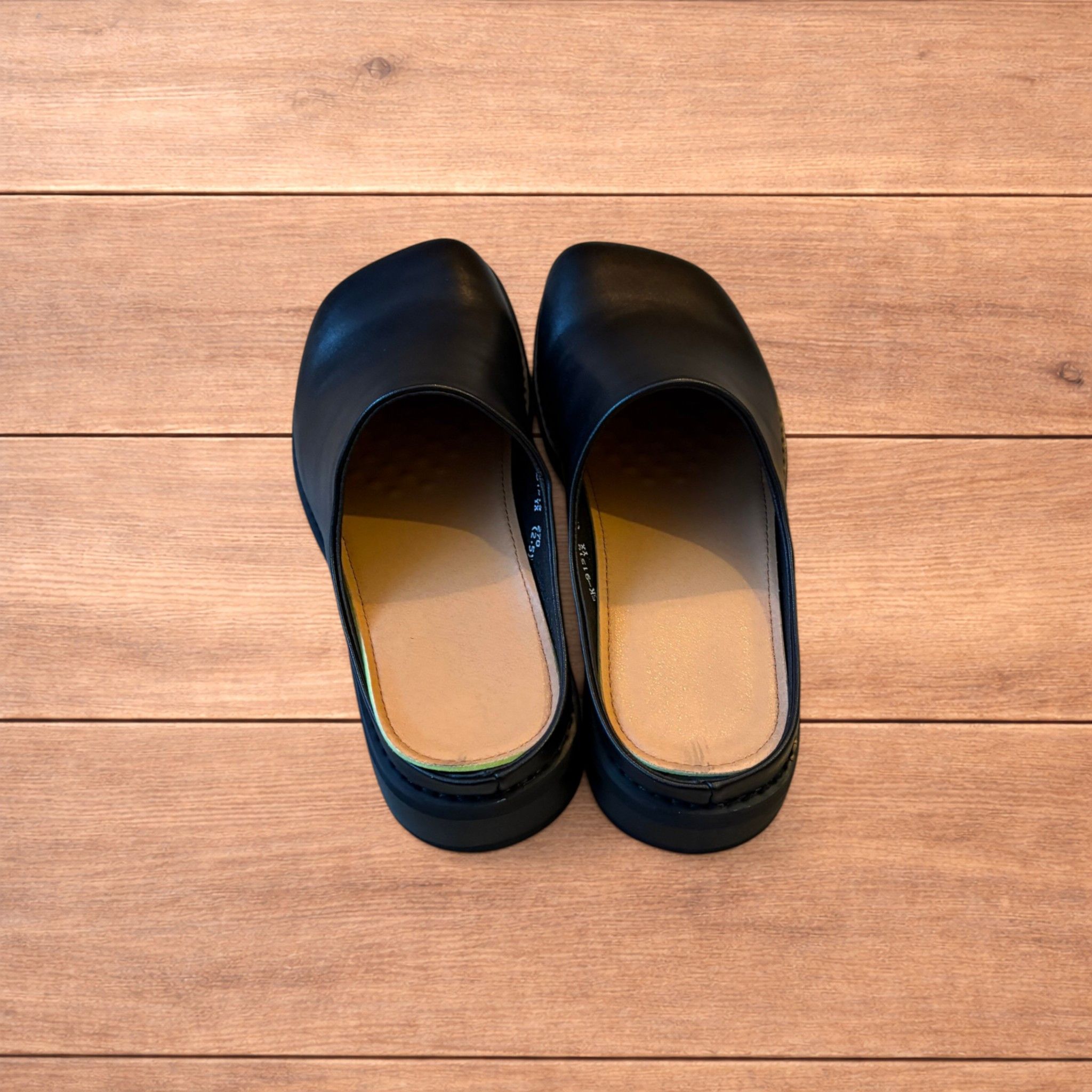 Japanese Brand Lovely faux leather slip on clogs slippers in black. Size US 11 / EU 44 - 7 Thumbnail
