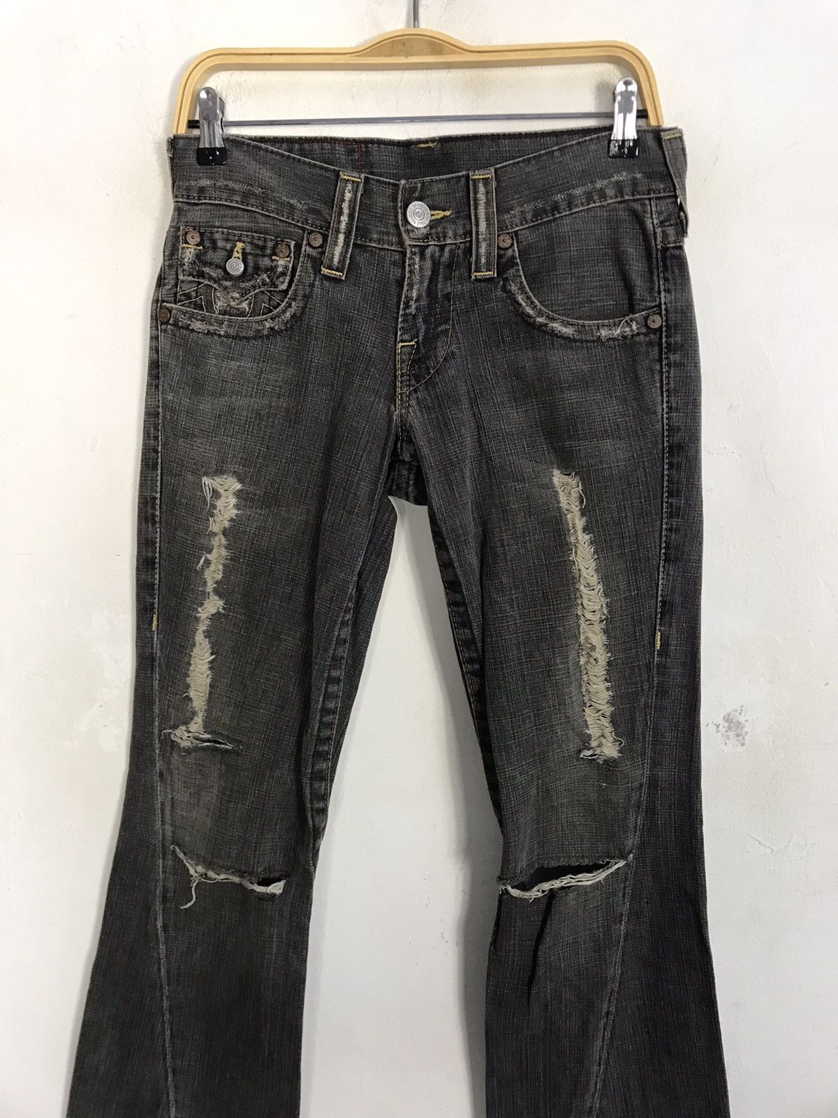 True Religion True Religion Section 803 Flap Pocket Zipper Tear Denim Size 30" / US 8 / IT 44 - 3 Thumbnail