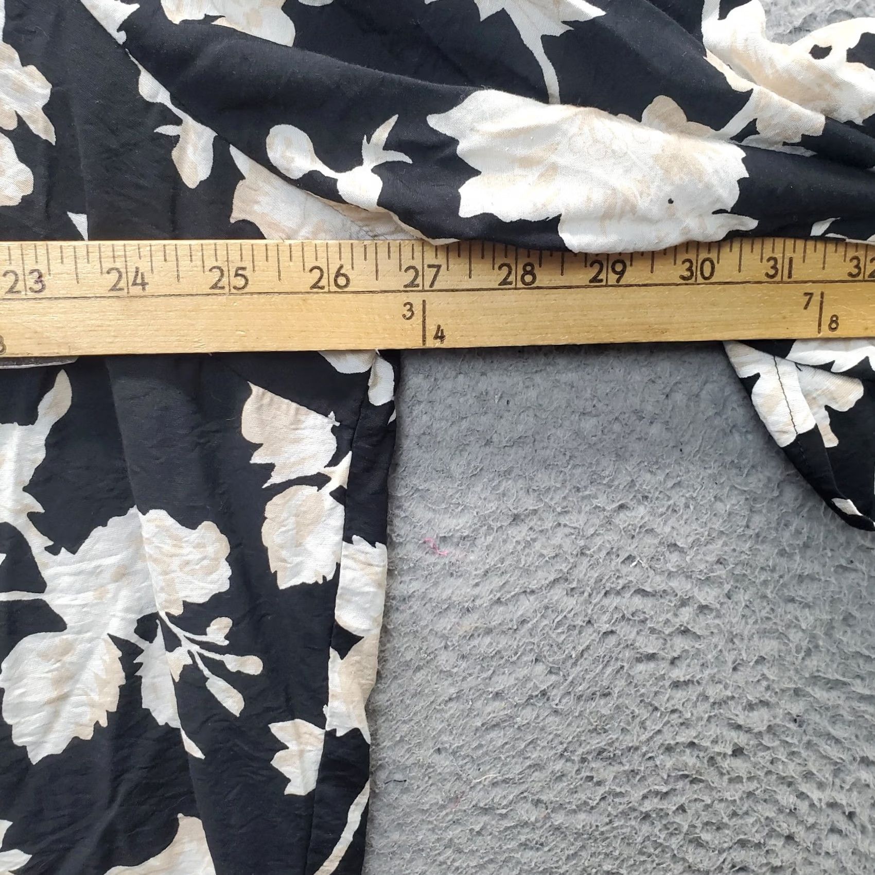 Torrid Torrid Blouse Womens Size 2 Multi Floral 3/4 Roll Tab Sleeve V Neck Button Size XS / US 0-2 / IT 36-38 - 4 Thumbnail