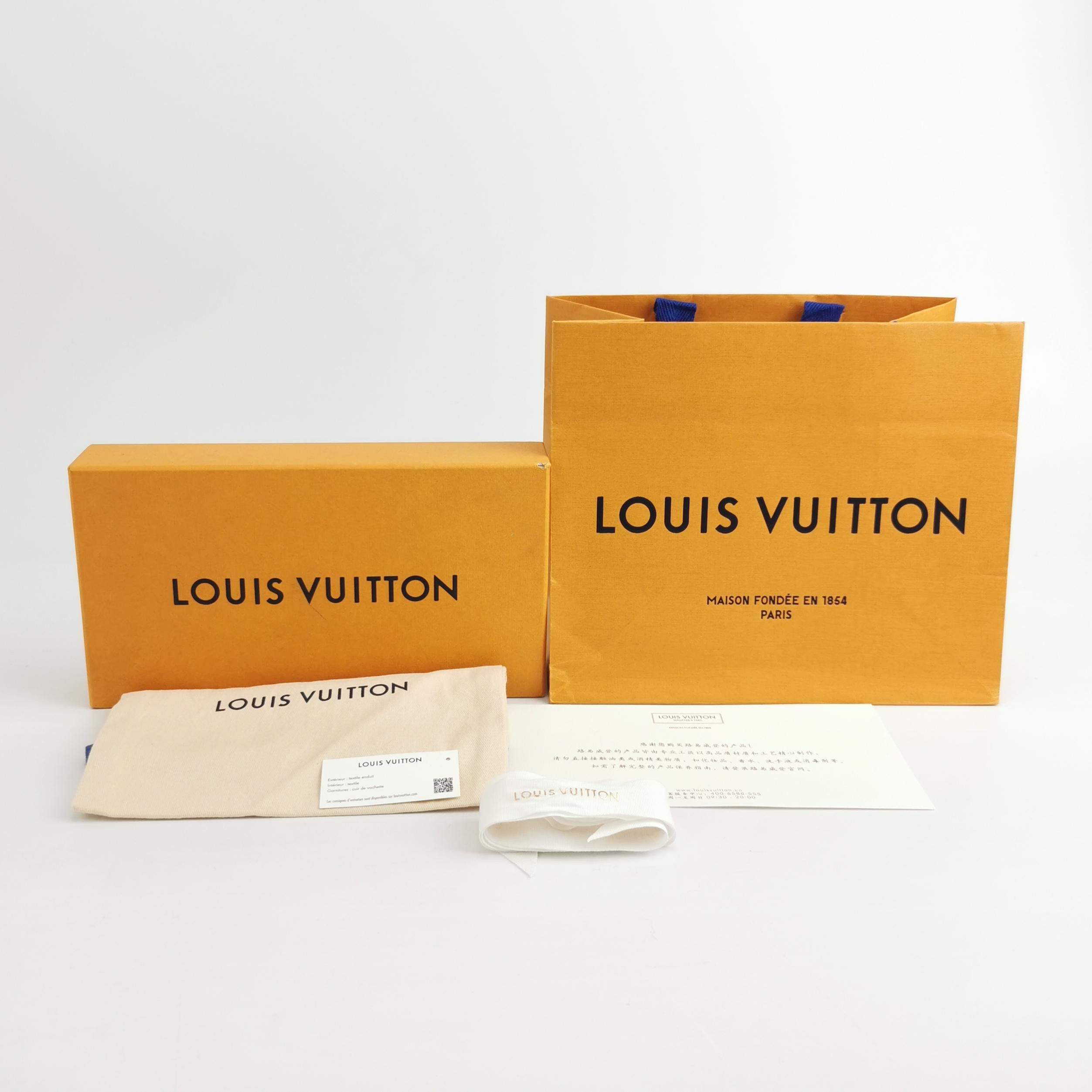 Louis Vuitton Louis Vuitton (LV) America's Cup Sailing Series Cowhide Col Size ONE SIZE - 3 Thumbnail
