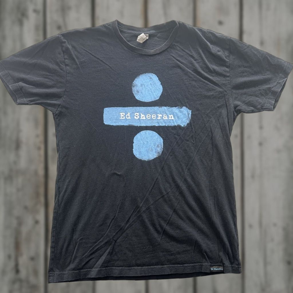 Vintage Ed Sheeran Divide Tour Shirt Mens Large Black Blue Graphic Concert Tee Music Size US L / EU 52-54 / 3 - 1 Thumbnail
