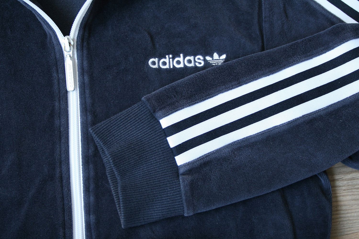Adidas Adidas Velour Blue Tracksuit Track Top Retro Stripes Jacket Size US S / EU 44-46 / 1 - 7 Thumbnail