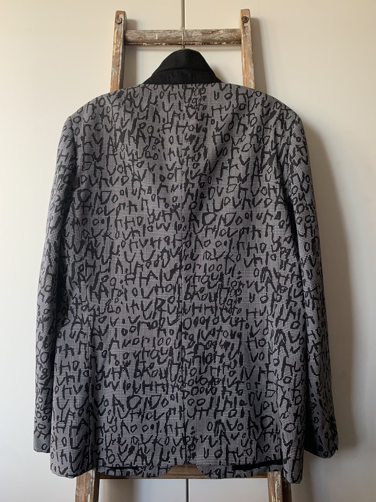 Comme des Garcons Homme Plus COMME DES GARÇONS HOMME PLUS EDWARD GOSS TEXT PRINT BLAZER Size US XL / EU 56 / 4 - 5 Thumbnail