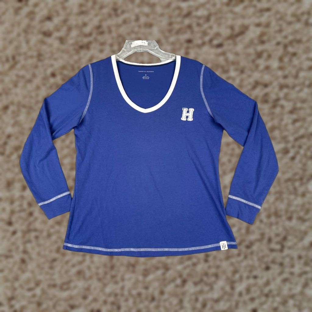 Tommy Hilfiger Tommy Hilfiger Shirt Women M Blue Long Sleeve Scoop Neck Cotton Blend Size M / US 6-8 / IT 42-44 - 1 Thumbnail