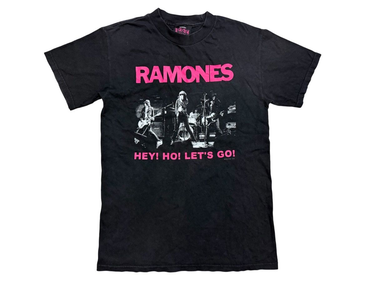Band Tees Vintage Y2K Rock Band Ramones Tshirt Size US S / EU 44-46 / 1 - 1 Thumbnail