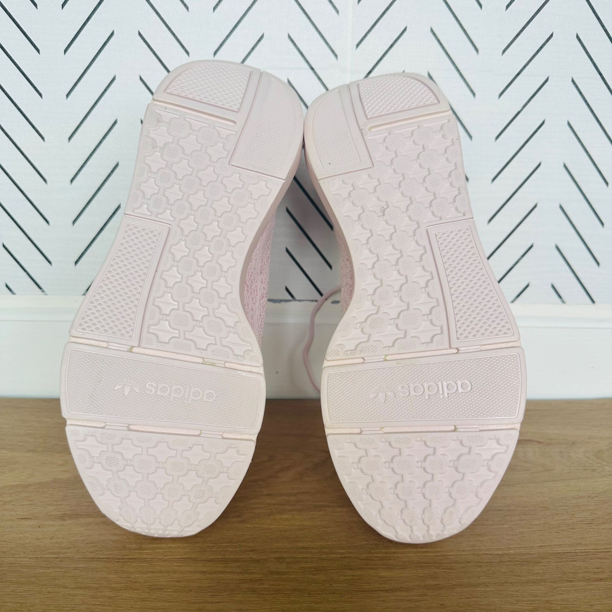 Adidas ❤️Adidas Women Comfy Shoes Sz 8 Originals Swift Run 22 Decon Size US 8 / IT 38 - 7 Thumbnail