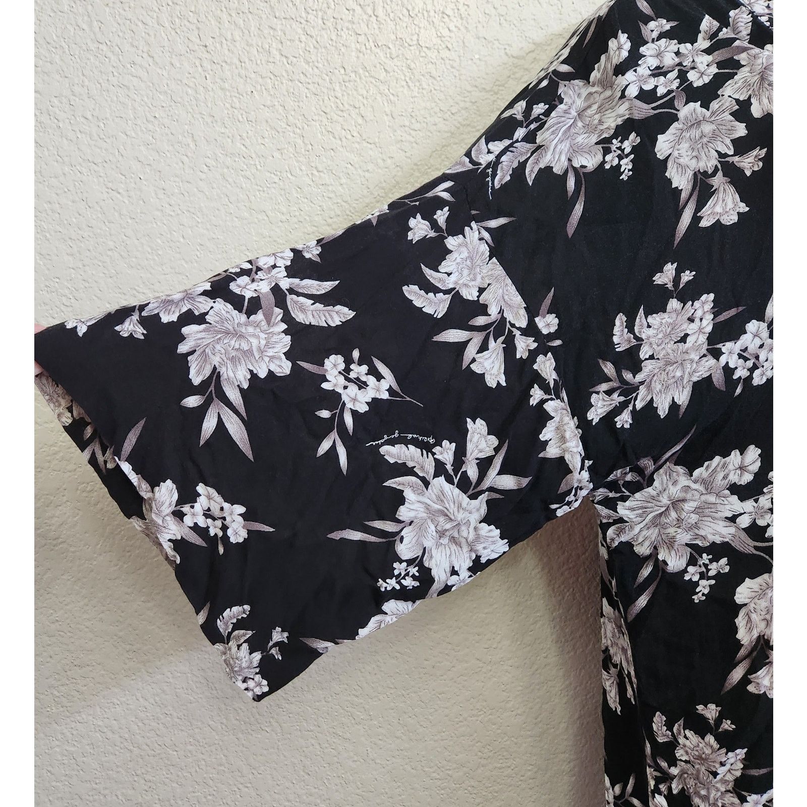 Other Spiritual Gangster Black Tan Floral Print Kimono OS Size ONE SIZE - 3 Thumbnail
