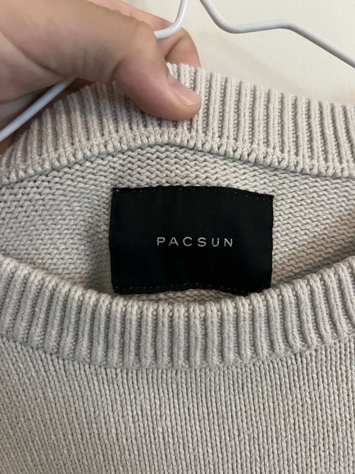 Pacsun Extra long sleeves white knitted sweater Size US M / EU 48-50 / 2 - 3 Thumbnail
