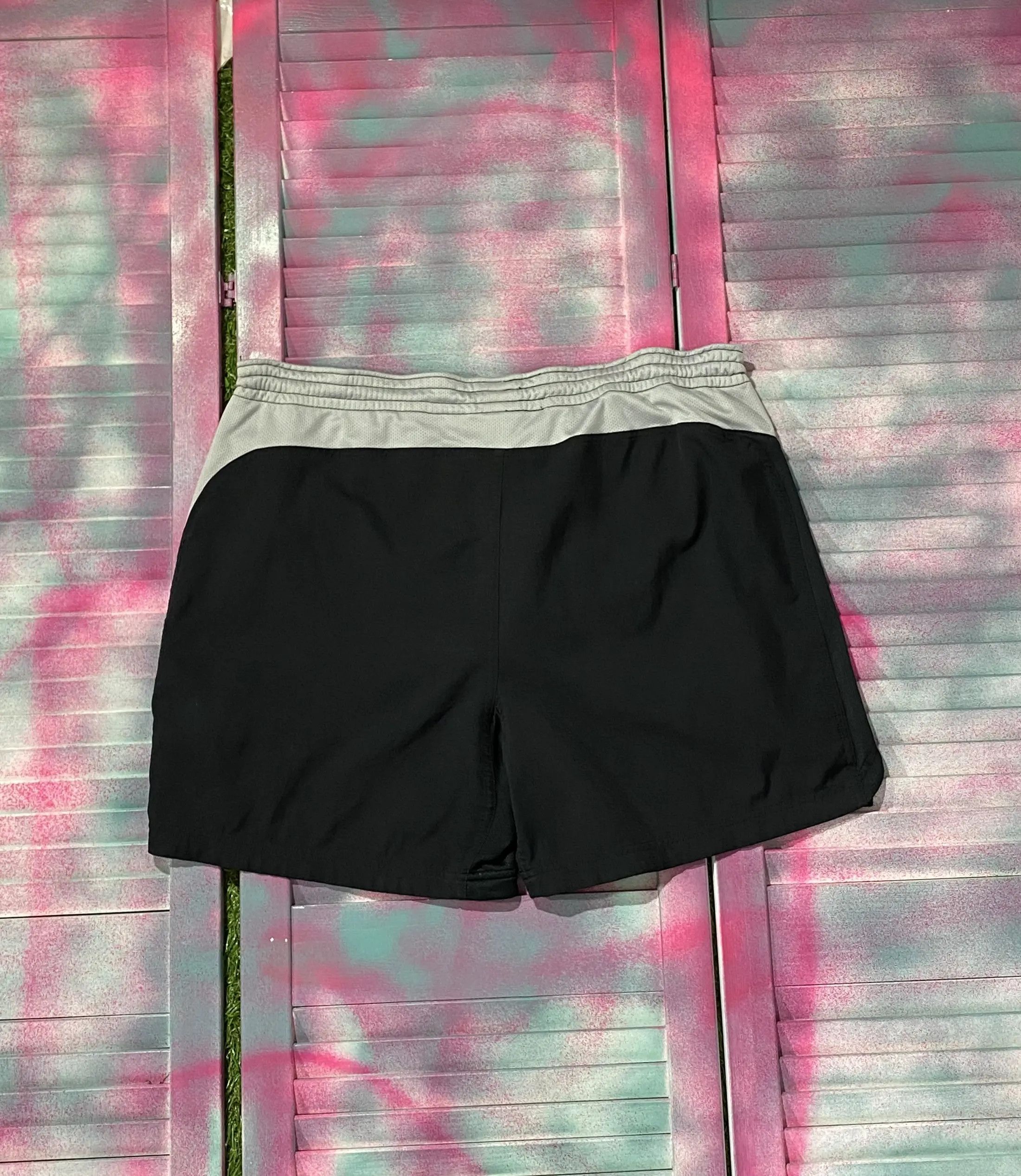 Nike Vintage Y2K Nike Swoosh Shorts Size US 34 / EU 50 - 3 Thumbnail