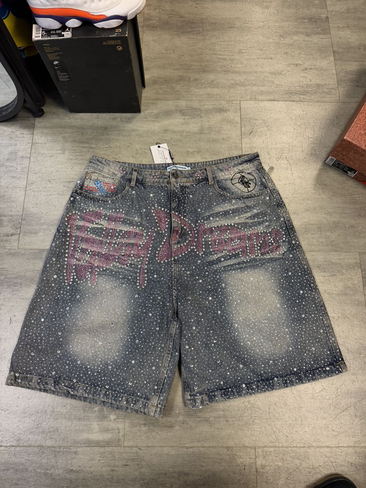 Vale Vale dreams valley studded jorts new 36 Size US 36 / EU 52 - 1 Thumbnail