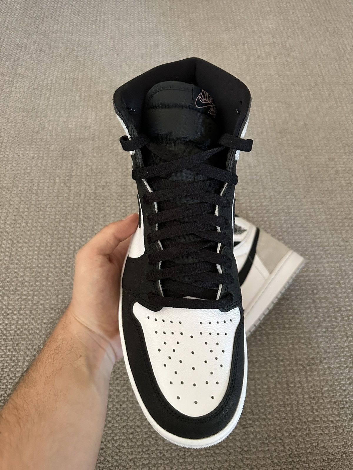 Nike Jordan 1 Bleached Coral Size US 11 / EU 44 - 9 Thumbnail