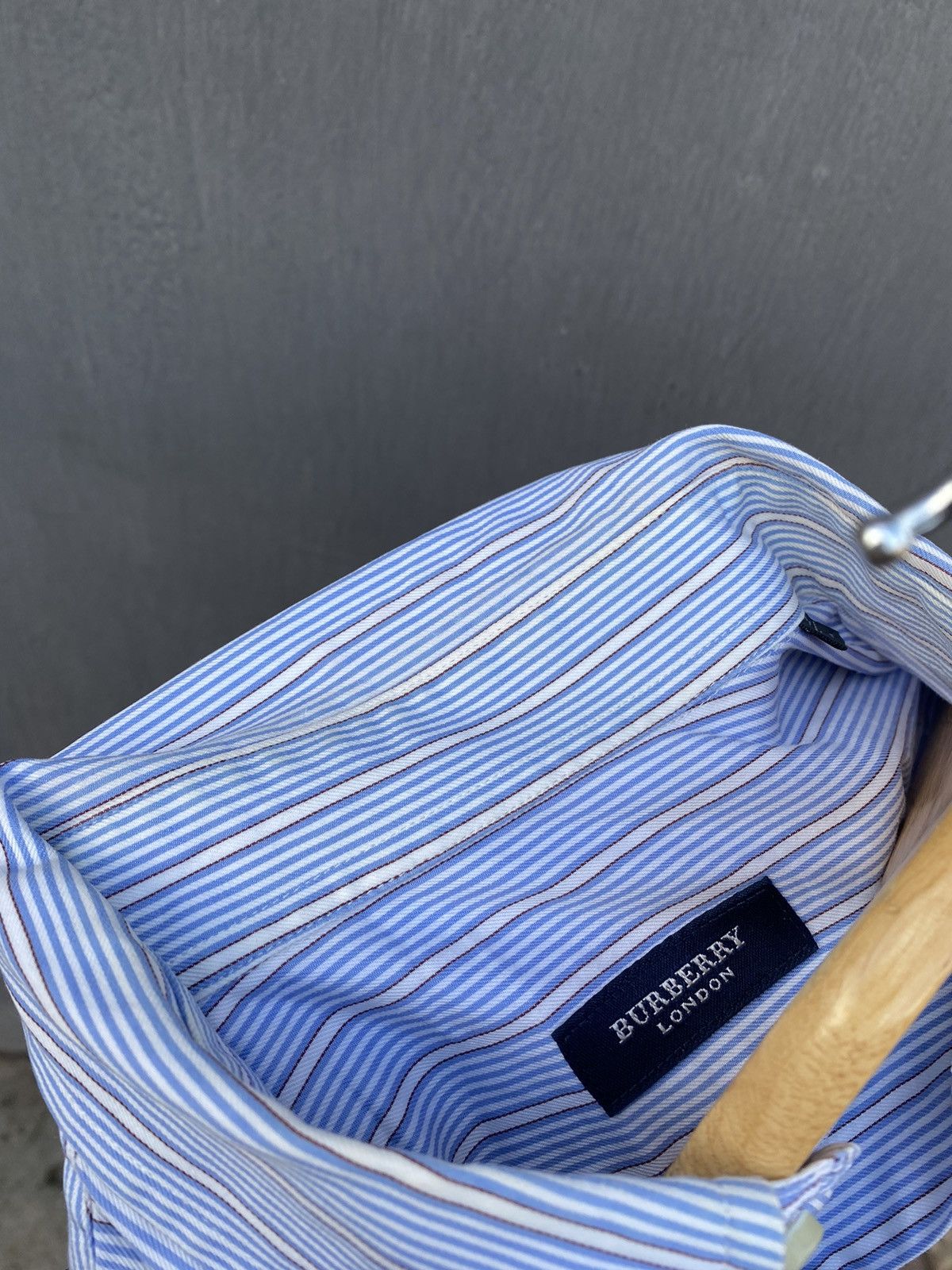 Burberry Burberry Blue striped shirt size L made in spain Size US L / EU 52-54 / 3 - 9 Thumbnail
