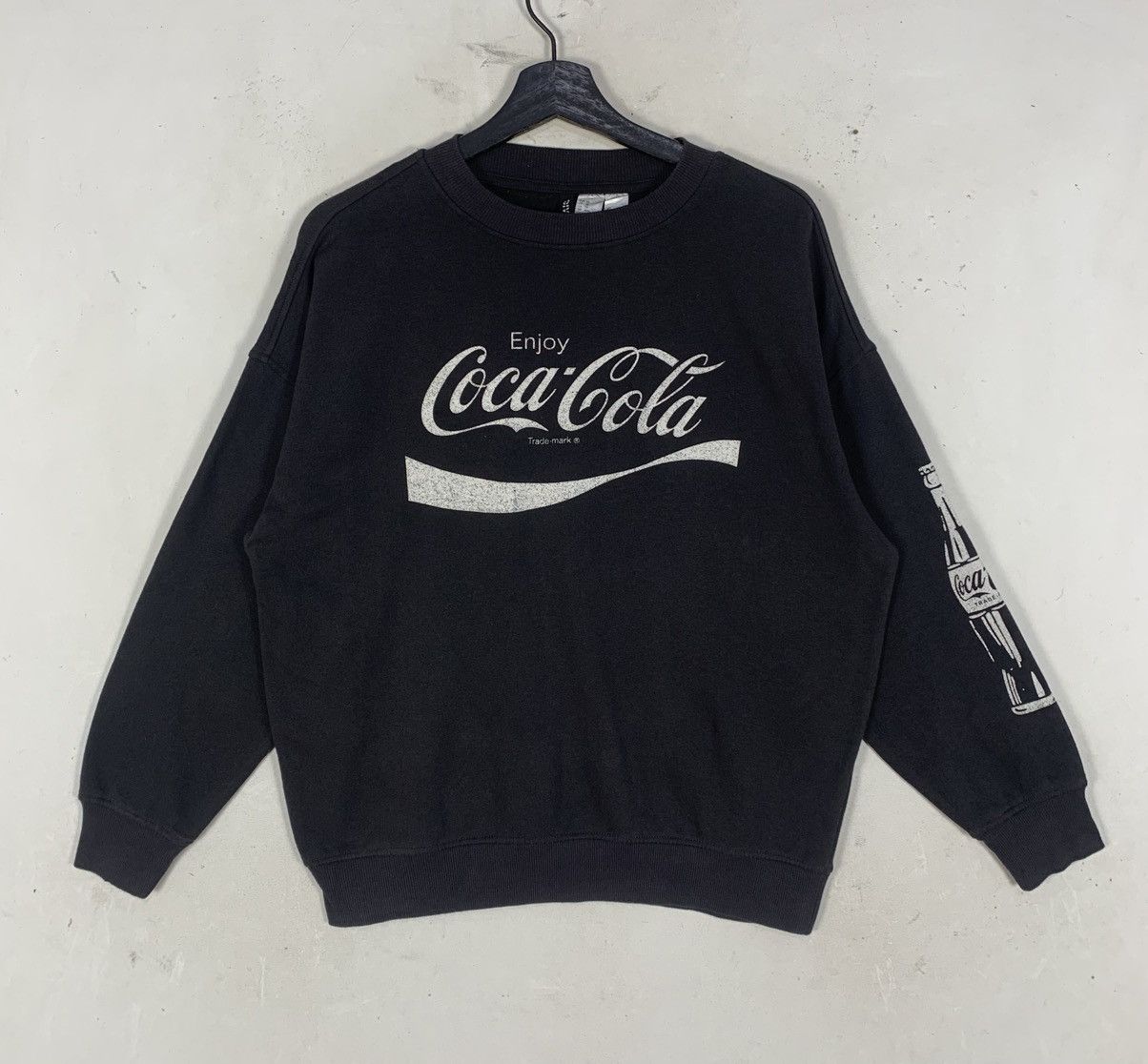 Coca Cola Coca Cola DIVIDED Clothing Streetwear Outwear Sweatshirt Size US L / EU 52-54 / 3 - 2 Thumbnail